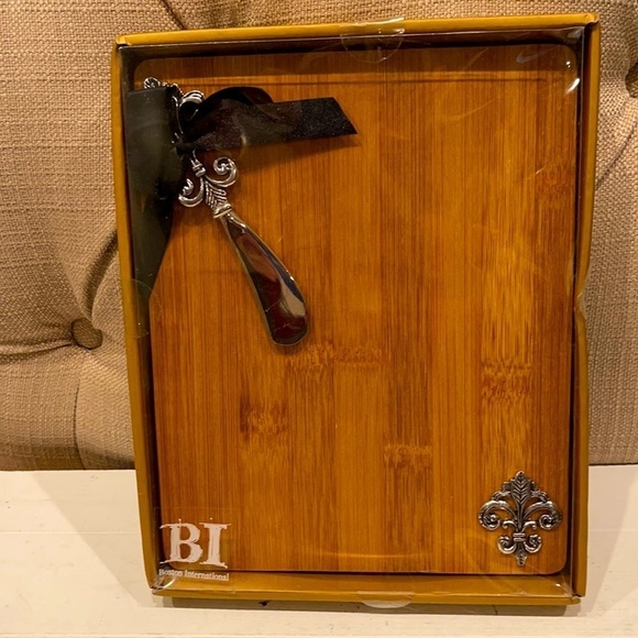 NWT Fleece De Lis Cutting Board & Spreader Set - Picture 1 of 4